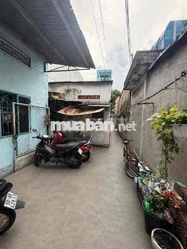 Bán nhà Bình Trị Đông 32m2, 4x8m, 2 tầng, 2pn, sổ hr, hẻm thông thoáng