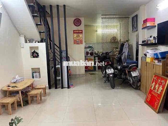 Bán nhà Bình Trị Đông 32m2, 4x8m, 2 tầng, 2pn, sổ hr, hẻm thông thoáng