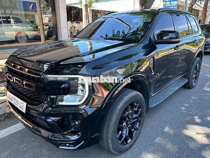 Ford Everest 2023 Đen 7 chỗ SUV