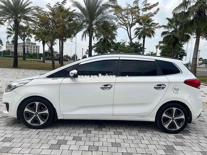 Kia Rondo 2016 Tự động Dầu 89000 km Trắng
