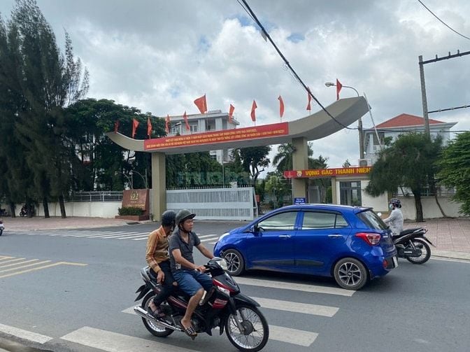 Mặt tiền 199 NGUYỄN VĂN TĂNG, P. LONG BÌNH, TP.HCM