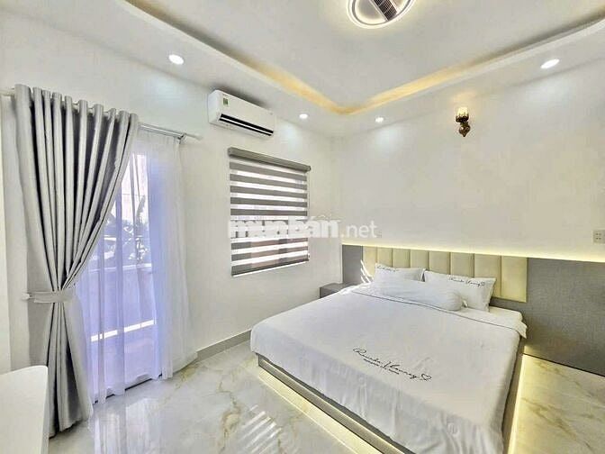 nhà mặt tiền đường hẻm 3 tỷ 900 triệu