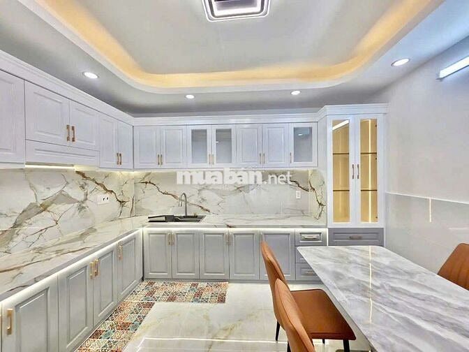 nhà mặt tiền đường hẻm 3 tỷ 900 triệu