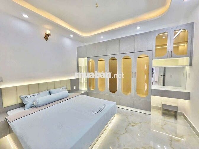nhà mặt tiền đường hẻm 3 tỷ 900 triệu