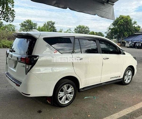 Toyota Innova bản V đặc biệt gầm cao dàn lạnh tốt