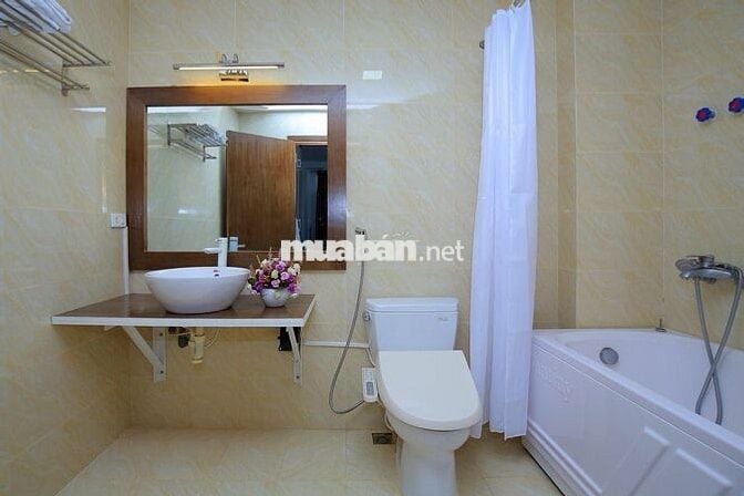 Toà nhà căn hộ phố Liễu Giai, Linh Lang cho thuê căn hộ gần Lotte.