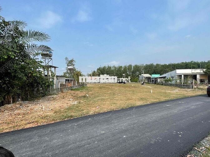 Bán lô đất 135m2 full thổ cư ngay resort 5 sao Kinh Đông , Giá 1,4tỷ