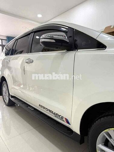 Toyota Innova bản V đặc biệt gầm cao dàn lạnh tốt