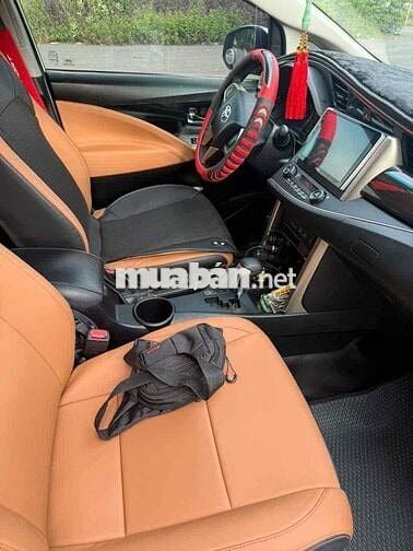 Toyota Innova bản V đặc biệt gầm cao dàn lạnh tốt