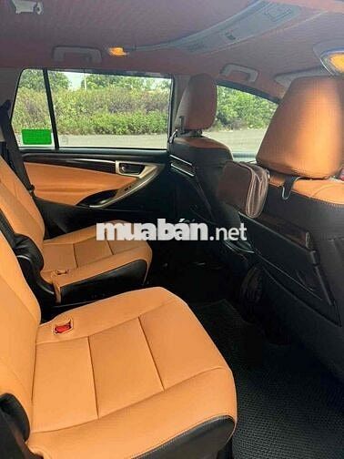 Toyota Innova bản V đặc biệt gầm cao dàn lạnh tốt