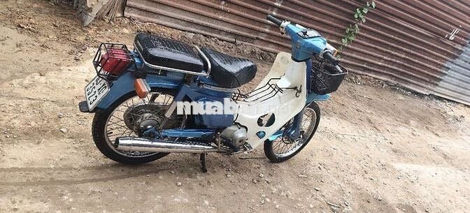 Honda Cub 82 50 Xanh trắng