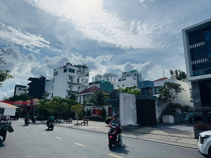 Cho thuê Tòa nhà 23-25 Xuân Thủy, P.Thảo Điền, Quận 2, Giá 900 triệu/t