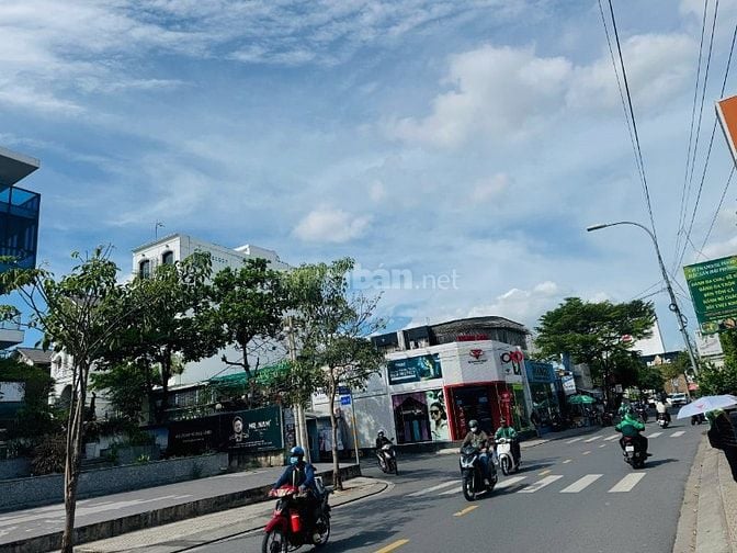Cho thuê Tòa nhà 23-25 Xuân Thủy, P.Thảo Điền, Quận 2, Giá 900 triệu/t
