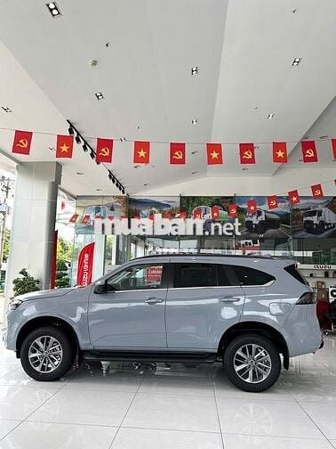 Isuzu MU-X  7 chỗ / 2025 / Màu xám