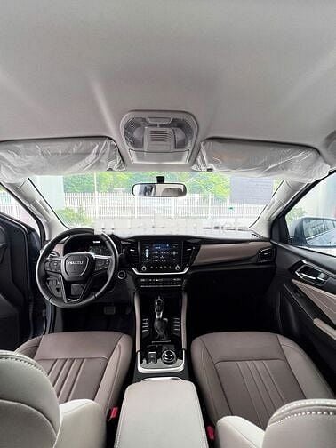Isuzu MU-X  7 chỗ / 2025 / Màu xám
