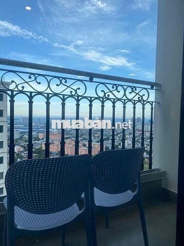 Căn hộ tâng cao view biển xa trong toà nhà khach sạn golden bay