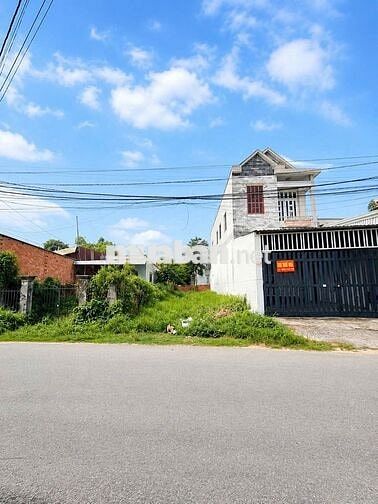 Tân Phú Trung, Củ Chi 5,5x26m2 có 72m2 thổ, đường nhựa, Giá bán 2,3 tỷ