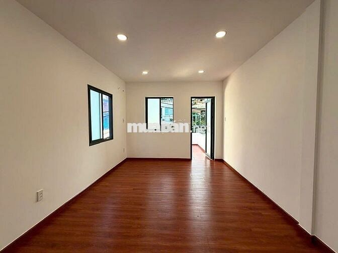 NHÀ MỚI NGAY  MẶT TIỀN KINH DOANH ĐA NGÀNH NGHỀ_ XE HƠI ĐẬU TRONG NHÀ