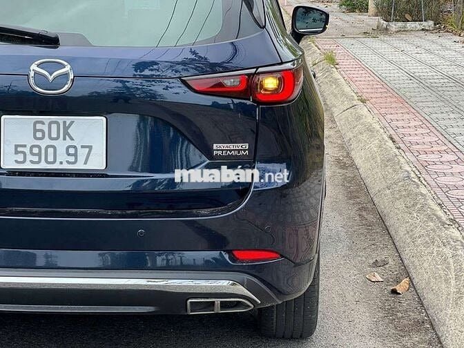 Mazda CX5 Premium Exclusive 2.0 AT 2024 Xanh đen