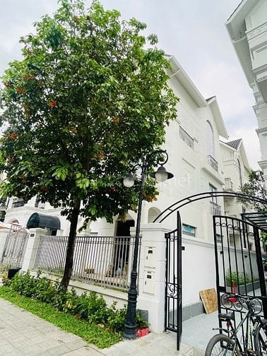 Bán nhanh. Giá 24 tỷ căn Biệt thự San Hô ngay Hồ Ngọc trai 24,5ha