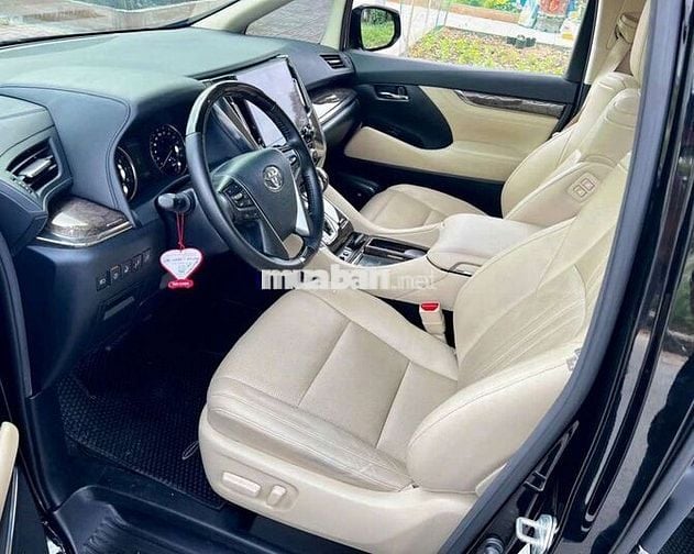 Toyota Alphard V6 2023 Đen 7 chỗ 72.000 km