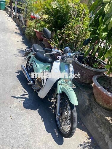 Honda Super Cub 50 Xanh ngọc