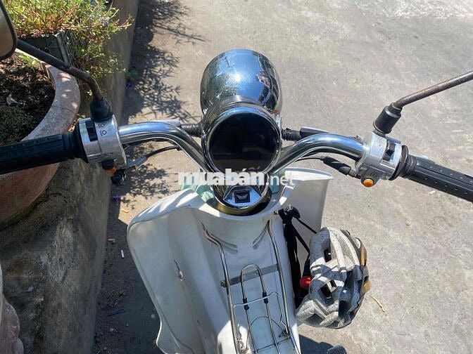 Honda Super Cub 50 Xanh ngọc