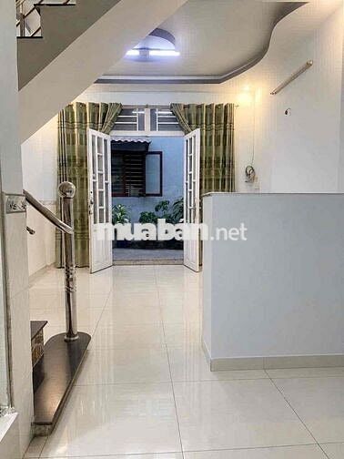 NHÀ GẦN QUẬN 7, CÁCH 10M ĐẾN HẺM XE HƠI