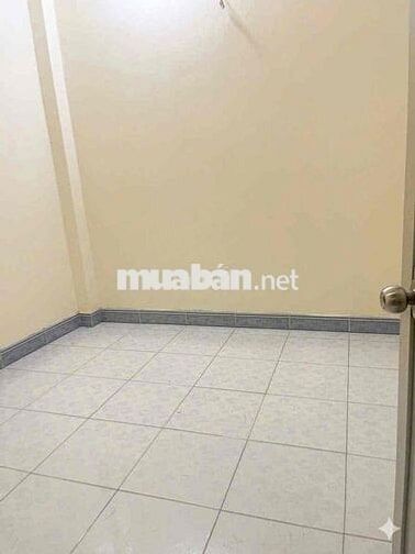 NHÀ GẦN QUẬN 7, CÁCH 10M ĐẾN HẺM XE HƠI