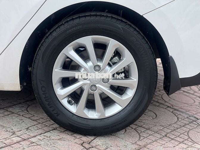 Hyundai Accent AT 2024 Trắng mẹ mắng cũng mua