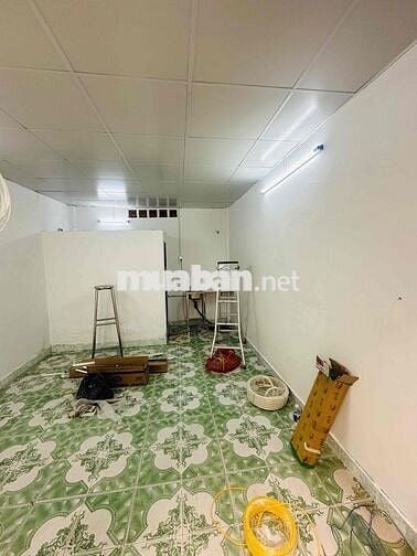 PHÒNG MỚI _ Có máy lạnh, Nhà xe _ Gần Ngã tư ga