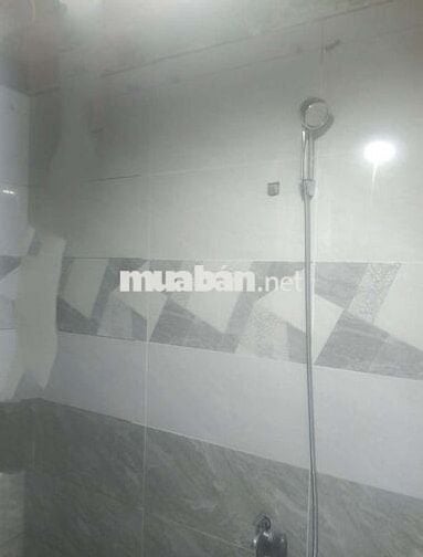 Nhà cho T Căn Hộ CC. Tầng Trệt... Nhà vừa đầu tư Hoàn thiện mới 100%.