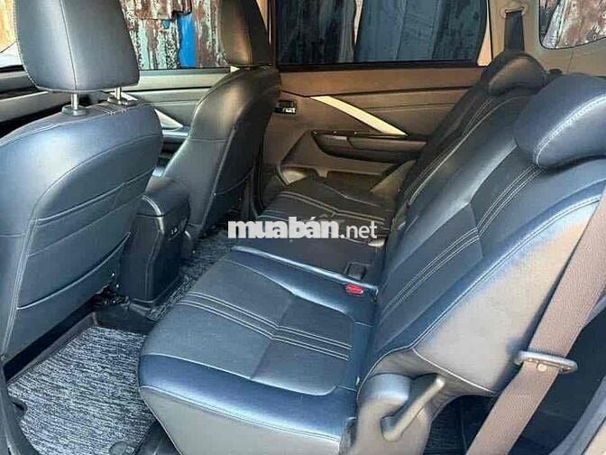 Mitsubishi Xpander Premium 2023 Trắng 7 chỗ