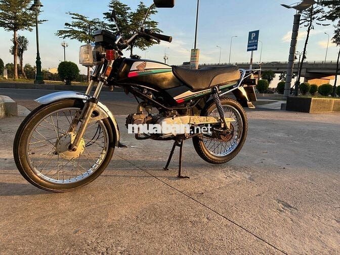 Honda Win 100 côn tay Đen Indonesia
