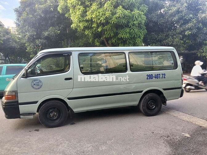 Toyota Hiace tải van