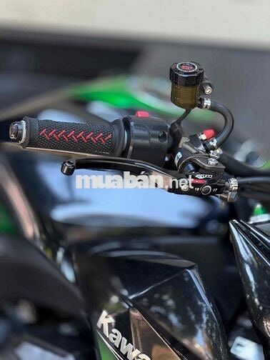 Kawasaki Z800 ABS nhiều đồ chơi