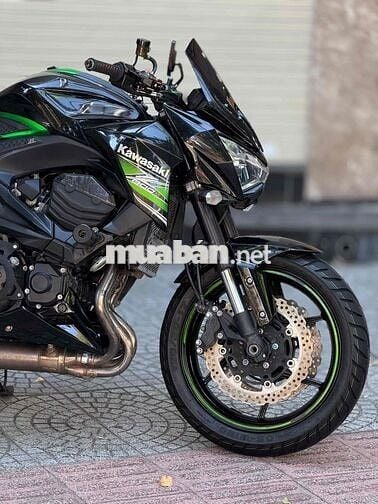 Kawasaki Z800 ABS nhiều đồ chơi
