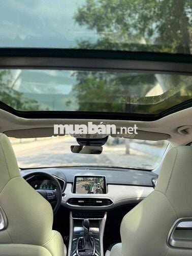 MG HS Luxury C-SUV Trắng mới 100%