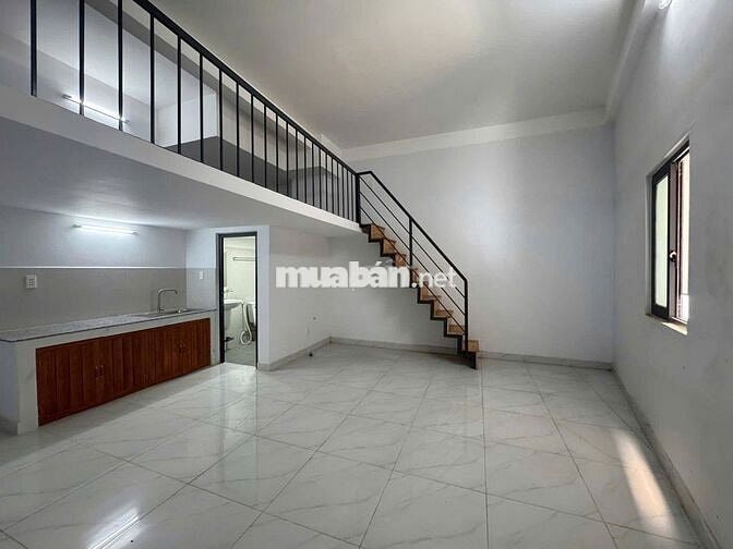DUPLEX TO ĐÙNG 30M2 NGAY COOP MART CỔNG CHÀO BẾN LỨC MỚI XÂY CỬA SỔ