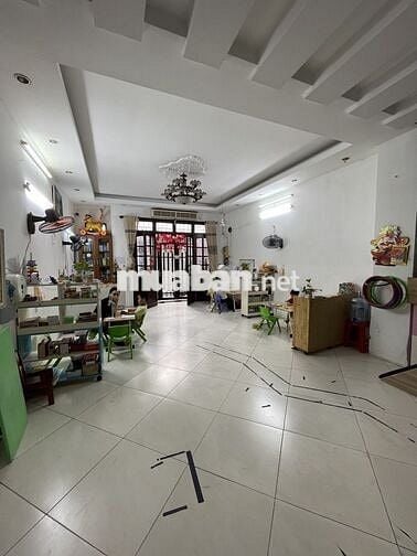 NỞ HẬU - XE HƠI NGỦ TRONG NHÀ - THÔNG TRƯỜNG SA BÁN NHÀ CMT8 TÂN BÌNH