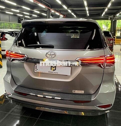 TOYOTA FORTURNER 2.7V 2018 Bạc
