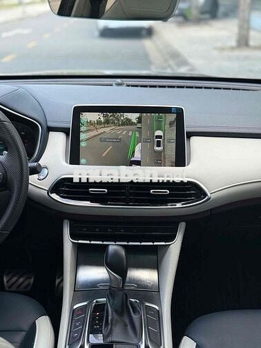 MG HS Luxury C-SUV Trắng mới 100%