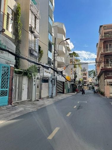 Hẻm Xe Hơi tới nhà Cư Xá Đô Thành P4 Q3