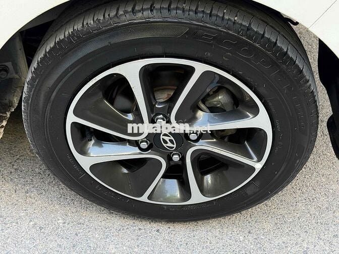 Hyundai I10 1.2 AT 2018 Trắng Tự động 59000 km