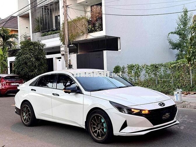Hyundai Elantra 2022 tiêu chuẩn