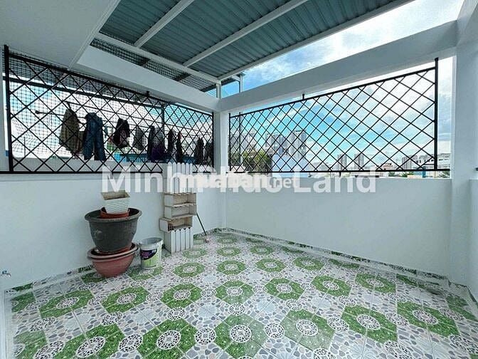 NHÀ 4 TẦNG BTCT –NGÃ TƯ NGUYỄN THỊ THẬP, QUẬN 7 – 5M x 16.5M – 4PN