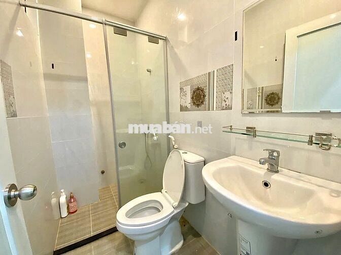 PHÒNG ĐẸP TRÊN ĐƯỜNG LÊ THỊ CHỢ