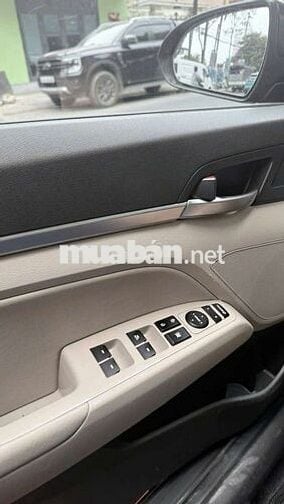Hyundai Elantra 1.6AT 2019 90000 km