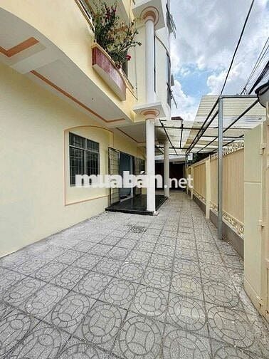 Cho thuê Biệt thự 600m2 ngay trung tâm Ninh Kiều