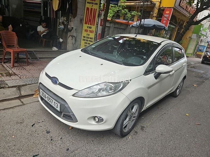 Ford Fiesta 1.6 AT 2013 Trắng Tự động